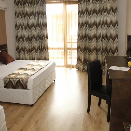 Sea & Hill хотелски тип 3* Lozeneț